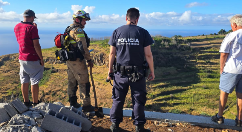 Imagem de Casal de turistas resgatado pela PSP numa levada em São Vicente