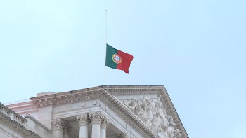 Imagem de Cerimónia fúnebre no Mosteiro dos Jerónimos para Francisco Pinto Balsemão (vídeo)
