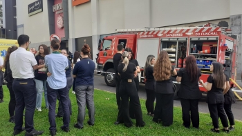 Imagem de Fórum Madeira evacuado num simulacro