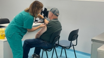 Imagem de Foram vacinadas mais de 40 mil pessoas contra a gripe e Covid-19 (vídeo)