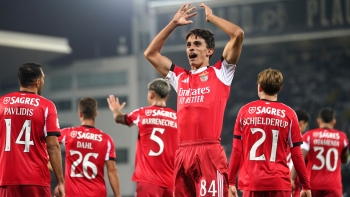 Imagem de Benfica vence em Guimarães e continua perseguição aos da frente