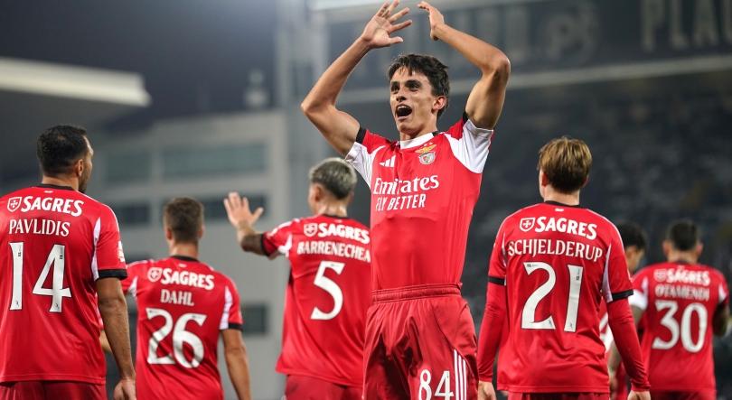 Imagem de Benfica vence em Guimarães e continua perseguição aos da frente