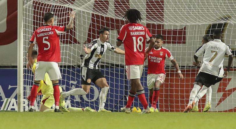 Imagem de Benfica vence na visita ao Nacional com reviravolta nos descontos