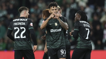 Imagem de Sporting goleia Estrela da Amadora e segura vantagem antes do dérbi