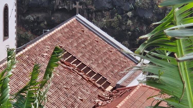 Imagem de Igreja Tabua danificada pela depressão ‘Claudia’ (fotos)