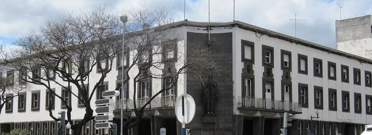 Imagem de Diretor da alfândega do Funchal alvo de buscas (vídeo)