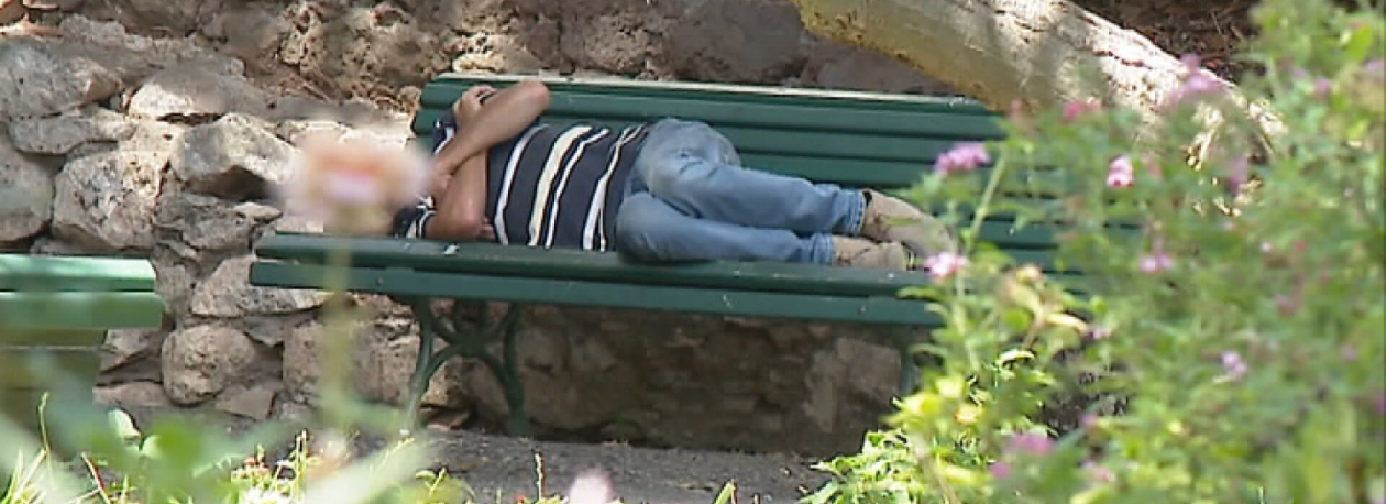 Imagem de 18 pessoas retiradas das ruas (vídeo)