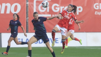 Imagem de Benfica aplica ‘chapa cinco’ ao Marítimo