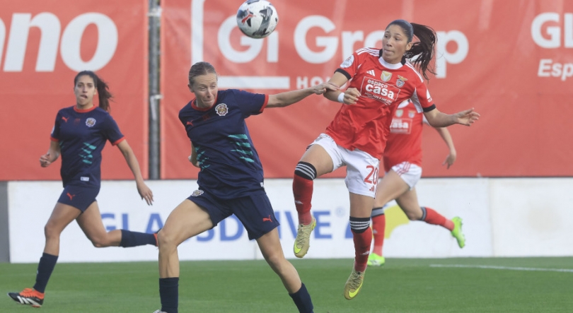 Imagem de Benfica aplica ‘chapa cinco’ ao Marítimo