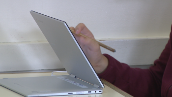 Imagem de Pacheco Pereira critica o “deslumbramento tecnológico” nas escolas (vídeo)