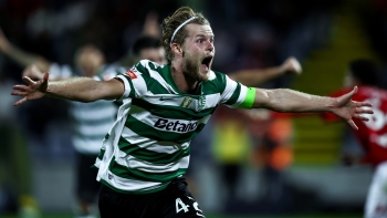 Imagem de Sporting vence nos Açores após reviravolta, com golo de Hjulmand nos descontos