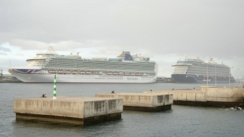 Imagem de Ventura e Mein Schiff Relax de visita à Madeira