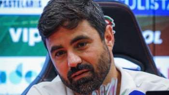 Imagem de Marítimo vendedor no mercado de janeiro (vídeo)