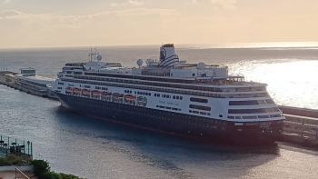 Imagem de MS Volendam traz 1.200 passageiros em escala inaugural