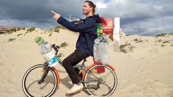 Imagem de Biólogo vai percorrer a Madeira numa bicicleta a limpar as praias (áudio)