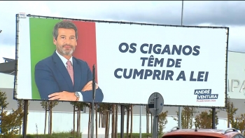 Imagem de Ventura condenado a retirar cartazes que visam a comunidade cigana