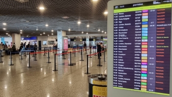 Imagem de Mais de meia centena de voos cancelados (áudio)