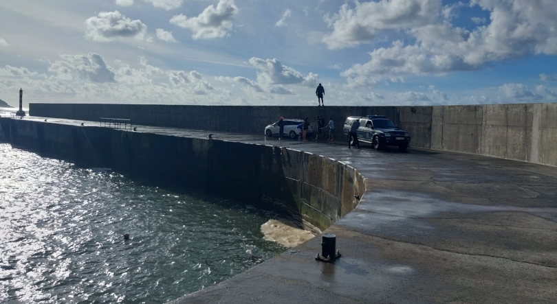 Imagem de Cinco pessoas arrastadas por uma onda no Paul do Mar