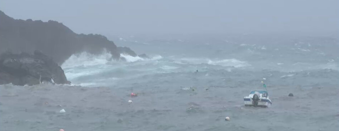 Imagem de Previsão de ondas de 14 metros cancela viagens marítimas