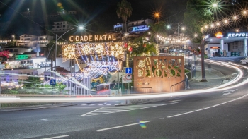 Imagem de Câmara de Lobos enfeitado de Natal (vídeo)