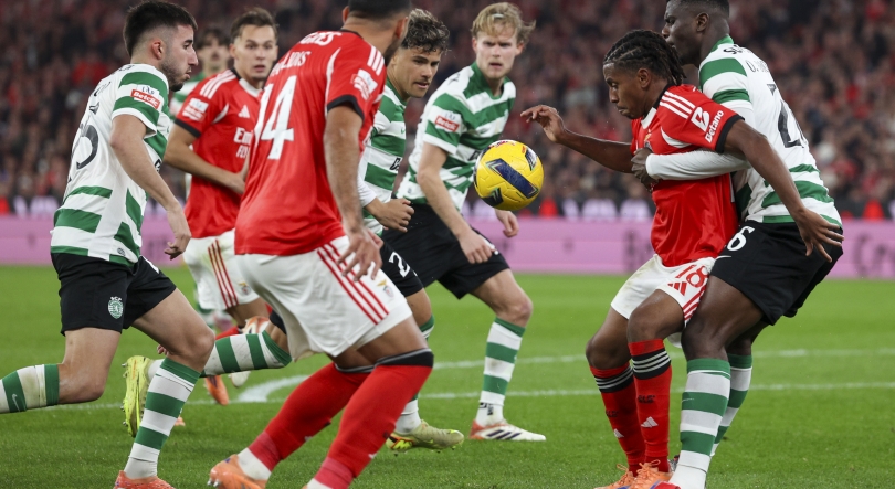 Imagem de Benfica e Sporting empatam a uma bola no Estádio da Luz