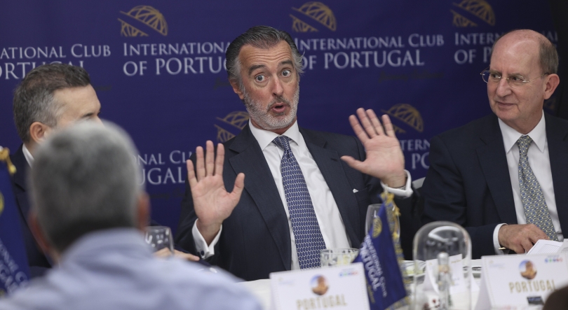 Imagem de Mau tempo na Madeira força cancelamento da visita de Cotrim de Figueiredo