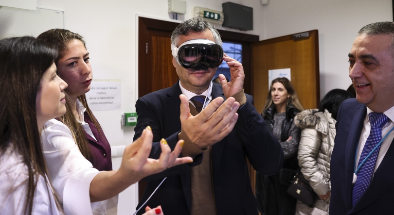 Imagem de Ministro diz ser “totalmente falso” que tenha dito que alunos carenciados são responsáveis pela degradação de residências