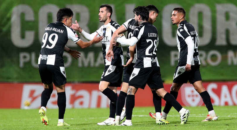 Imagem de Nacional vence por 3-1 com Kaique a vestir a capa de super-herói