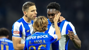 Imagem de Porto não escorrega e vence no Dragão