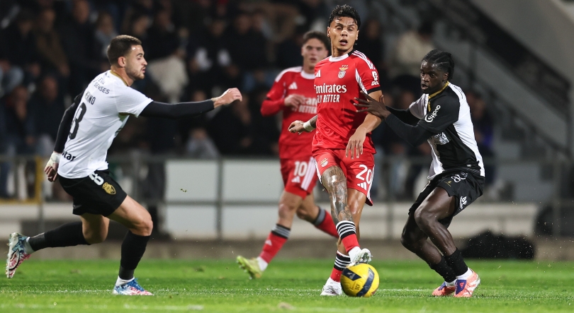 Imagem de Benfica apura-se para os ‘quartos’ da Taça com triunfo em Faro