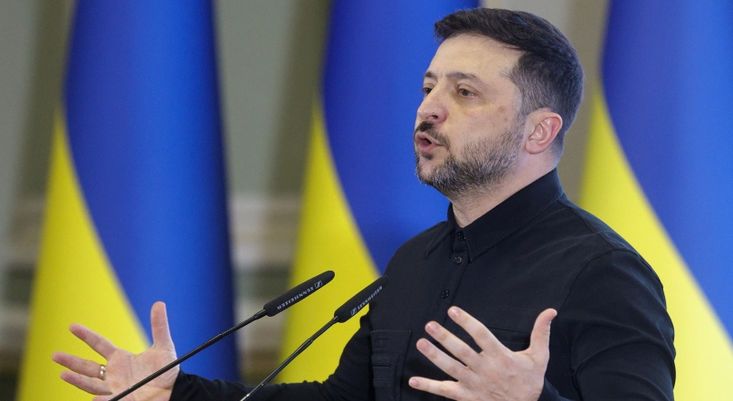 Imagem de Zelensky revela detalhes do plano de 20 pontos negociado com EUA