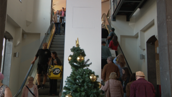 Imagem de Muitas famílias foram à procura das últimas prendas (vídeo)