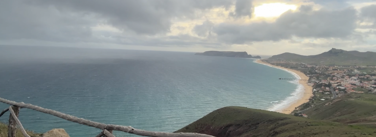 Imagem de Mau tempo troca as voltas à animação na ‘ilha dourada’ (vídeo)
