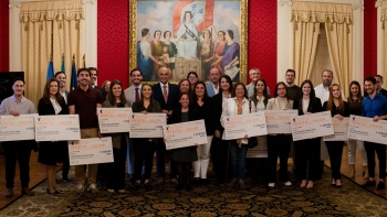 Imagem de Câmara do Funchal entregou 15 bolsas de mérito a estudantes do ensino superior (áudio)