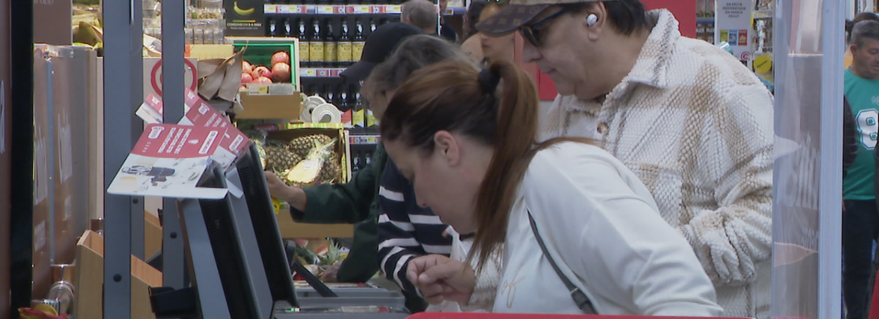 Imagem de Canja, bolo rei e doces tradicionais são ‘convidados’ para a passagem de ano (vídeo)