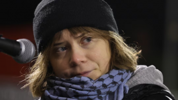 Imagem de Greta Thunberg detida em Londres em protesto de apoio à Palestine Action
