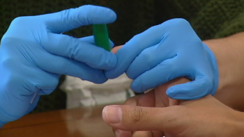 Imagem de Falta de medicação para doentes com VIH na farmácia do hospital preocupa (vídeo)