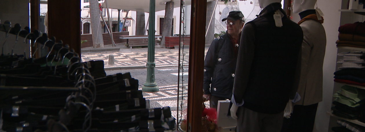 Imagem de Alguns comerciantes do Funchal abriram o negócio no feriado (vídeo)
