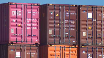 Imagem de AT diz estar a trabalhar para resolver “aglomeração de contentores” no Porto de Leixões