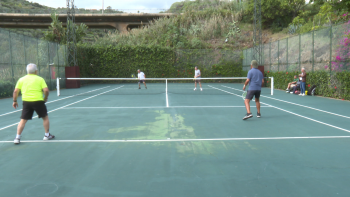 Imagem de Amigos juntam-se há mais de 50 anos para um torneio de ténis (vídeo)