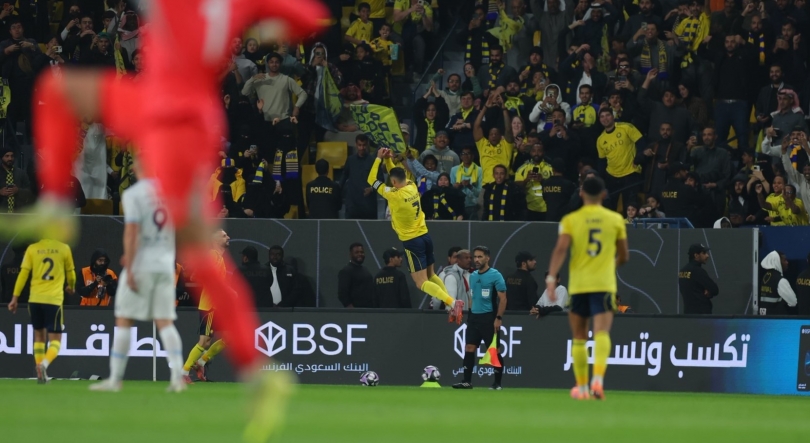 Imagem de Cristiano Ronaldo bisa na vitória do Al Nassr sobre o Al Akhdoud