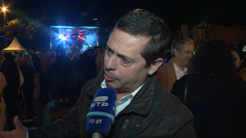 Imagem de Estreito de Câmara de Lobos recebe milhares de pessoas na ‘Noite do Mercado’ (vídeo)