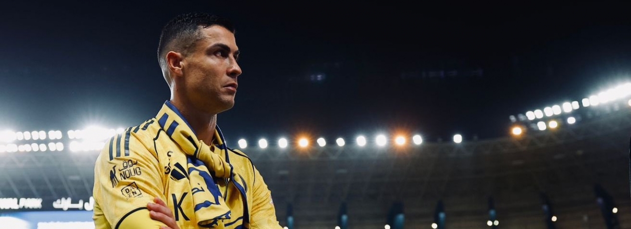 Imagem de Ronaldo recebe prémio de melhor jogador do Médio Oriente (vídeo)