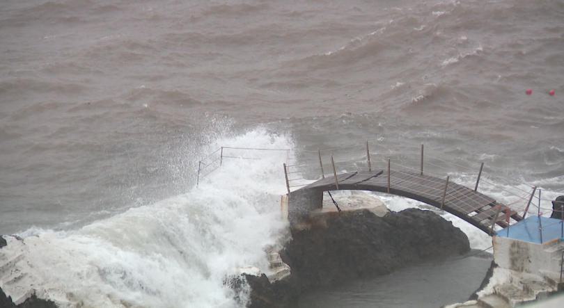 Imagem de Capitania do Funchal volta a prolongar aviso de agitação marítima forte