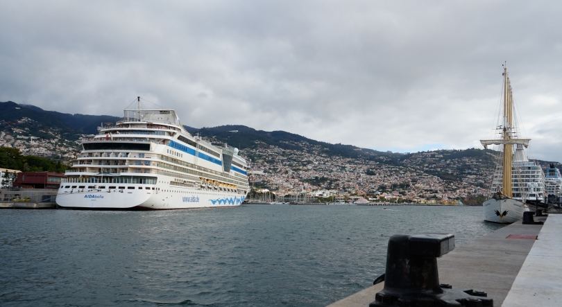 Imagem de Porto do Funchal recebe três navios
