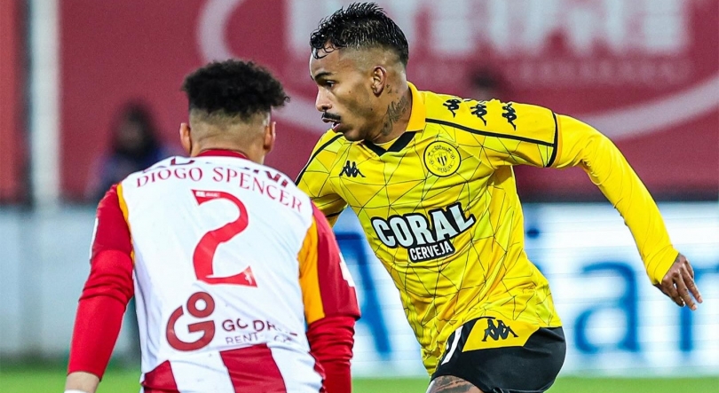 Imagem de Nacional empata com último classificado depois de estar a perder por 2-0