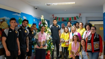 Imagem de Universitários e jogadores do Nacional promovem ‘Natal Diferente’ (vídeo)