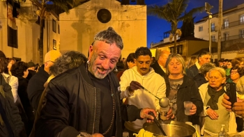 Imagem de Realizou-se hoje a primeira missa do parto dedicada aos tatuadores (vídeo)