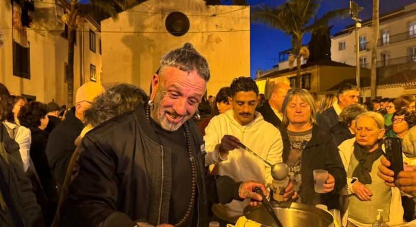 Imagem de Realizou-se hoje a primeira missa do parto dedicada aos tatuadores (vídeo)