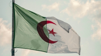 Imagem de Argélia aprova lei que criminaliza colonização